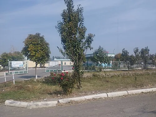 Comer en Jalolqodir: el distrito industrial de Tashkento